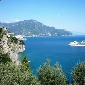 blue-lagoon.hotels-amalfi.com/